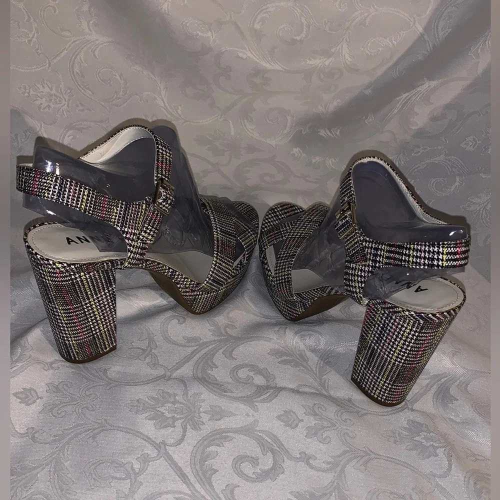 Anne Klein plaid platform shoes size 9M